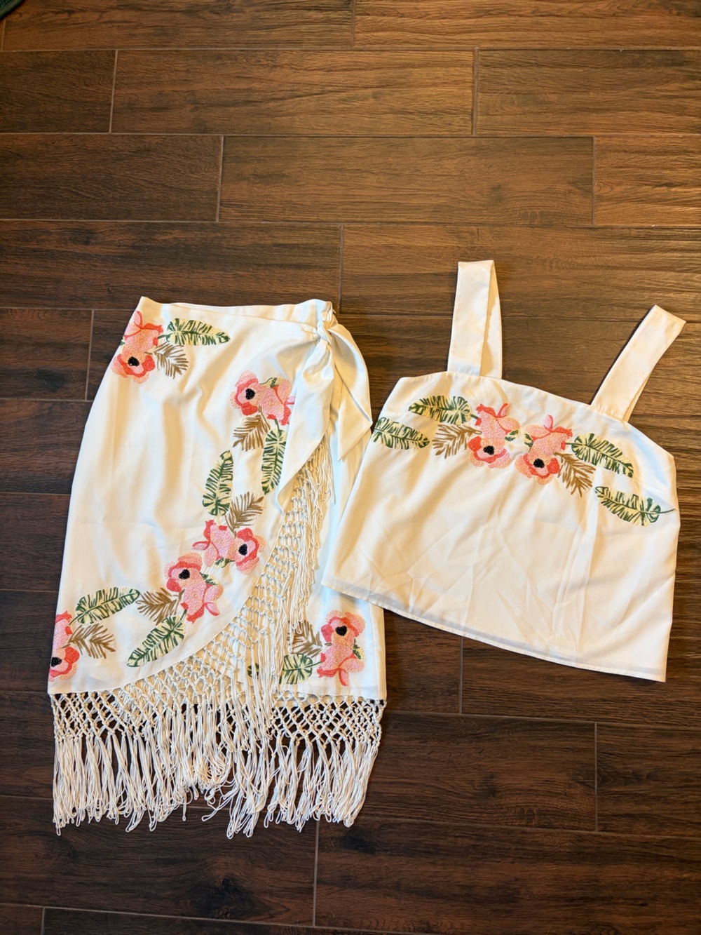 SMYM White Floral Embroidered Set